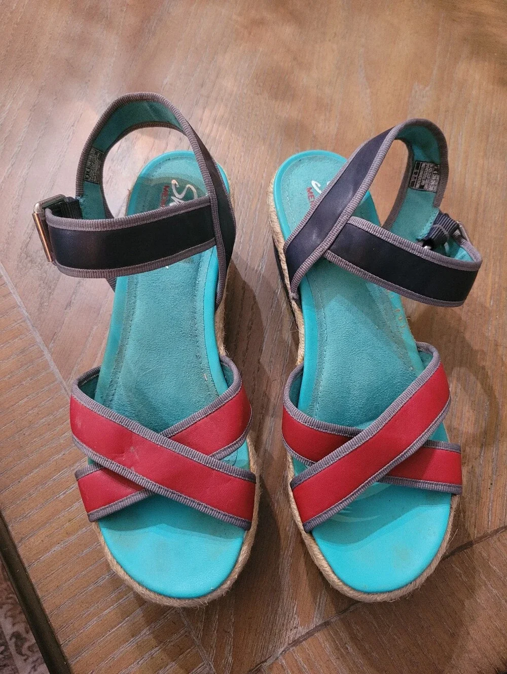 Sketchers Comfortable Memory Foam Ankle Straps Sandals Size 9!